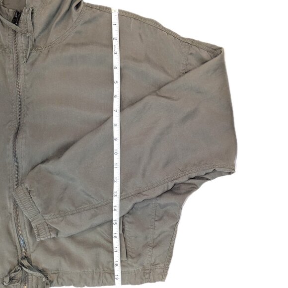 Abercrombie & Fitch | Olive Green Lightweight Crop Hooded Utility Jacket Large - Picture 10 of 15